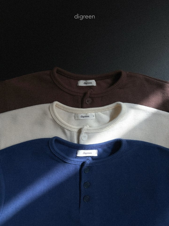 [PRE-ORDER] Button T-Shirts