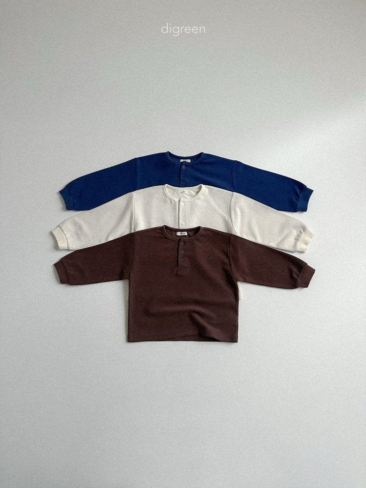 [PRE-ORDER] Button T-Shirts