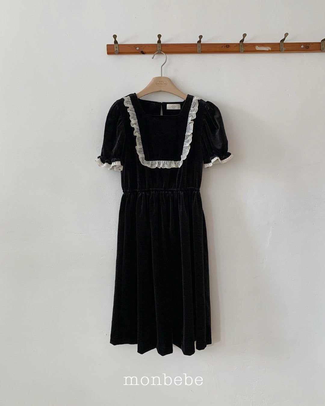 [PRE-ORDER] Anna Velvet Dress (Mom Couple)