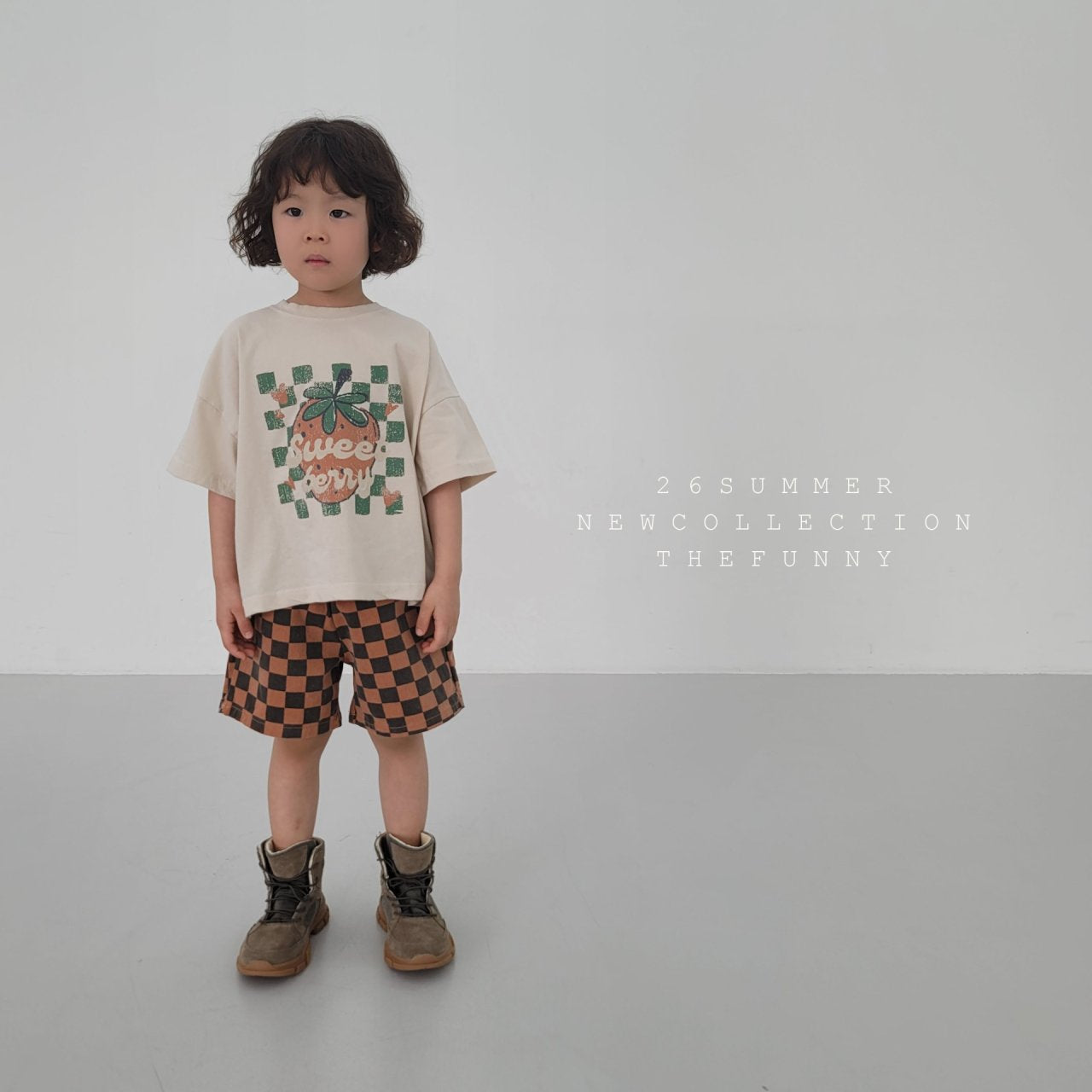 [PRE-ORDER] Strawberry T-Shirts
