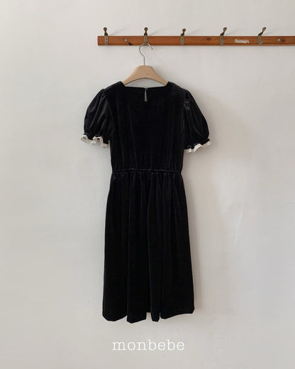 [PRE-ORDER] Anna Velvet Dress (Mom Couple)