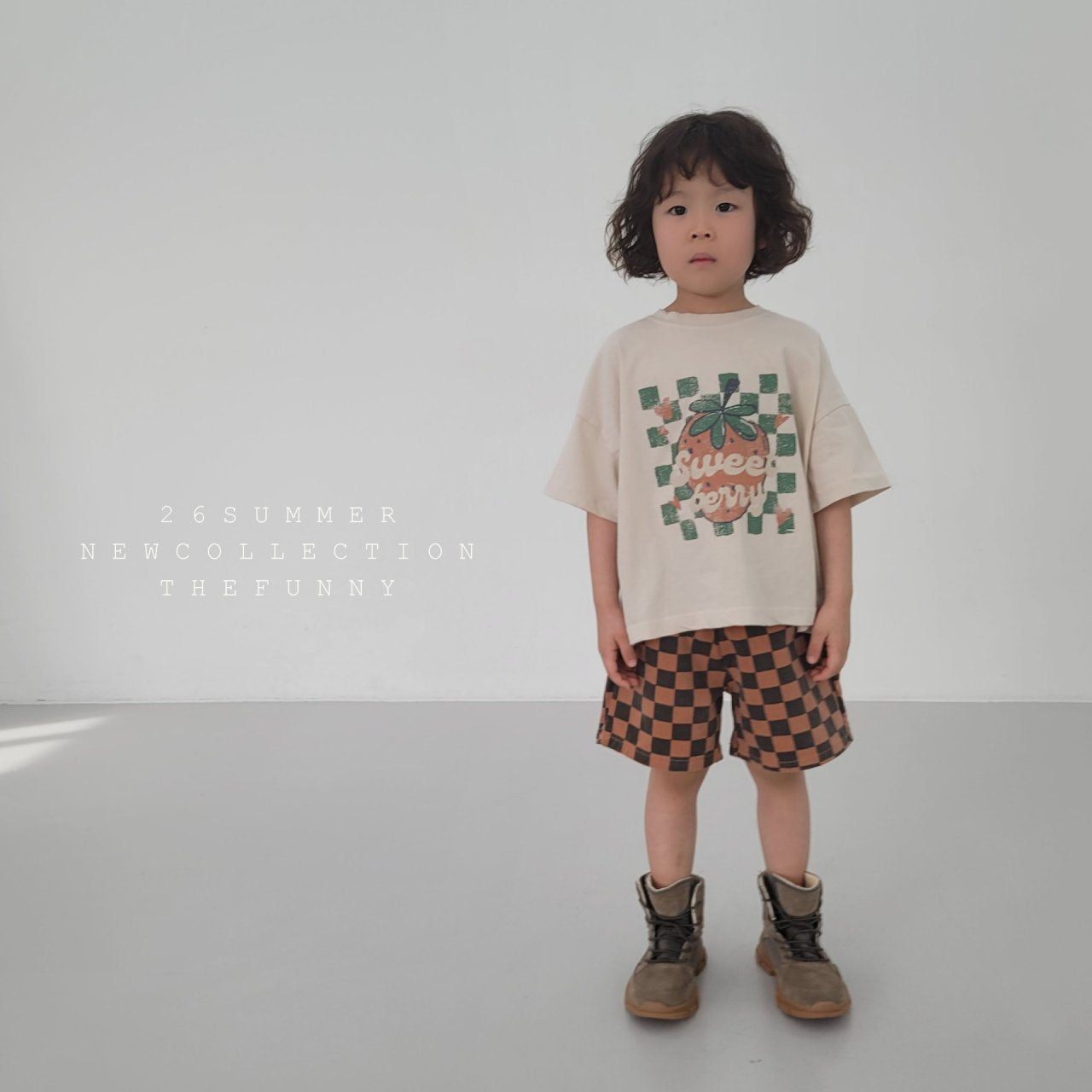 [PRE-ORDER] Strawberry T-Shirts