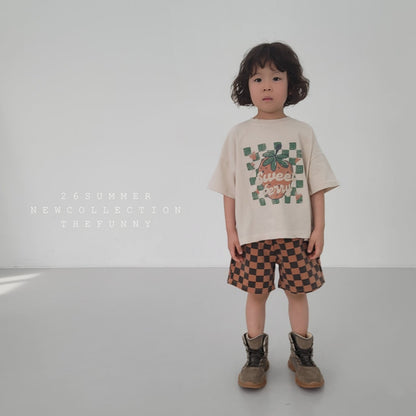 [PRE-ORDER] Strawberry T-Shirts