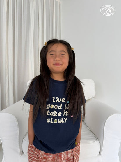 [PRE-ORDER] Button T-Shirts (Mom Couple)
