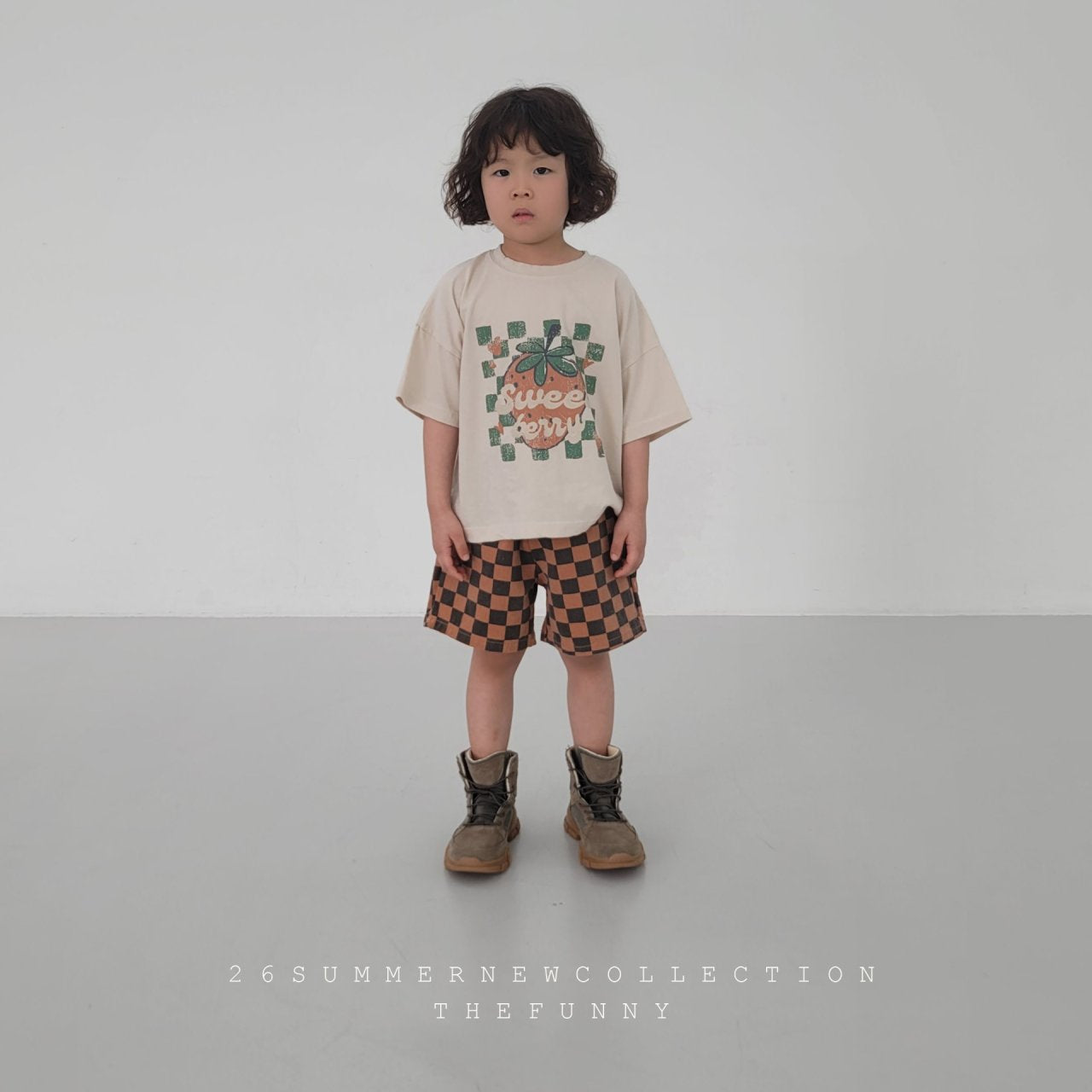 [PRE-ORDER] Strawberry T-Shirts
