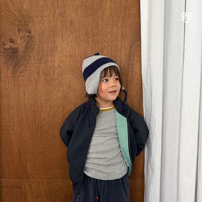 [PRE-ORDER] Reversible Jumper (Mom Couple)