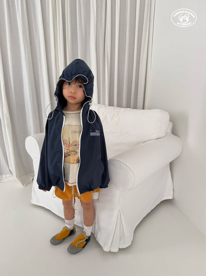 [PRE-ORDER] Gou Wind Raincoat (Mom Couple)