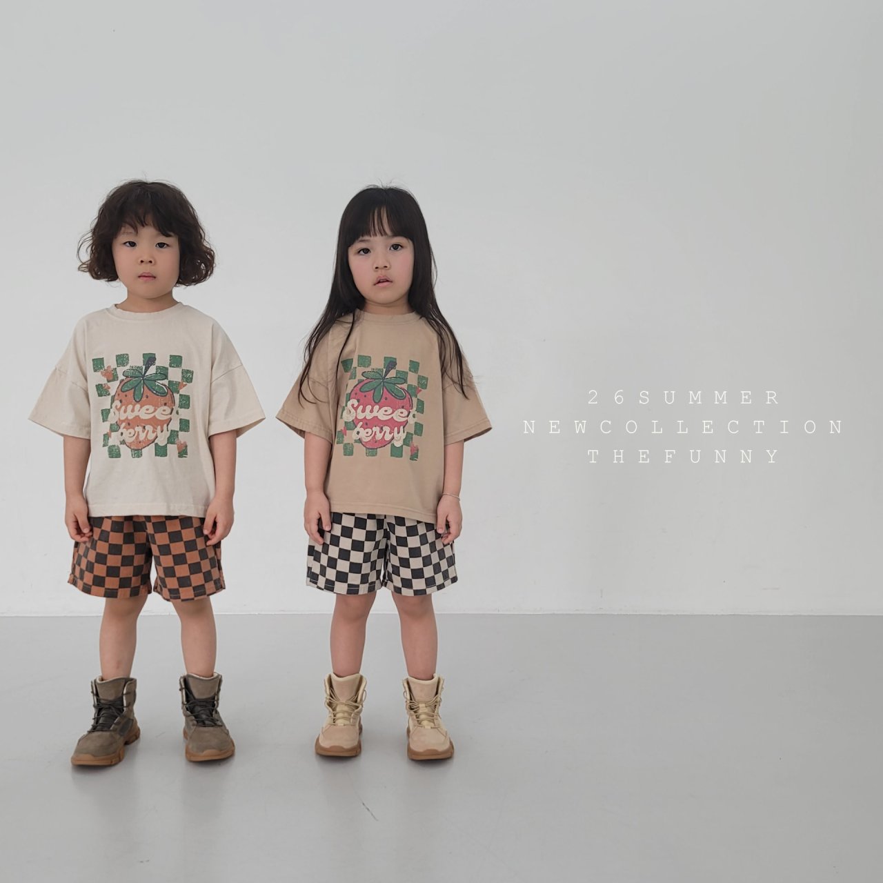 [PRE-ORDER] Strawberry T-Shirts