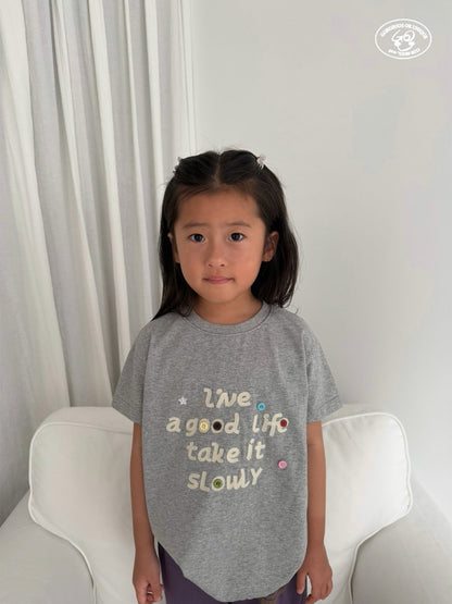 [PRE-ORDER] Button T-Shirts (Mom Couple)