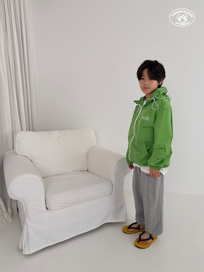 [PRE-ORDER] Gou Wind Raincoat (Mom Couple)