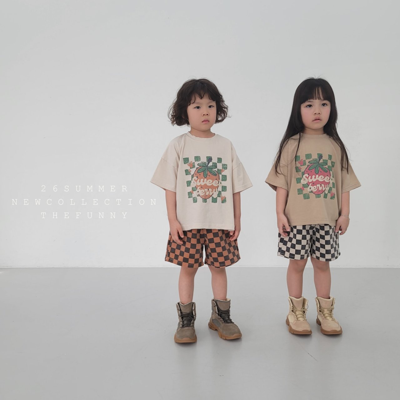 [PRE-ORDER] Strawberry T-Shirts