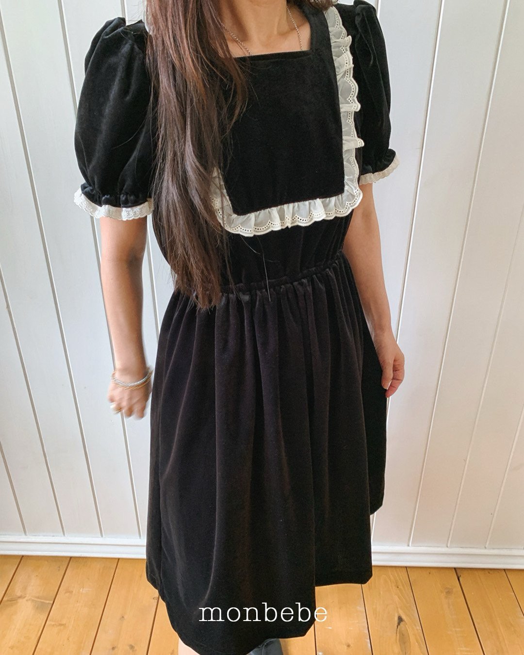 [PRE-ORDER] Anna Velvet Dress (Mom Couple)