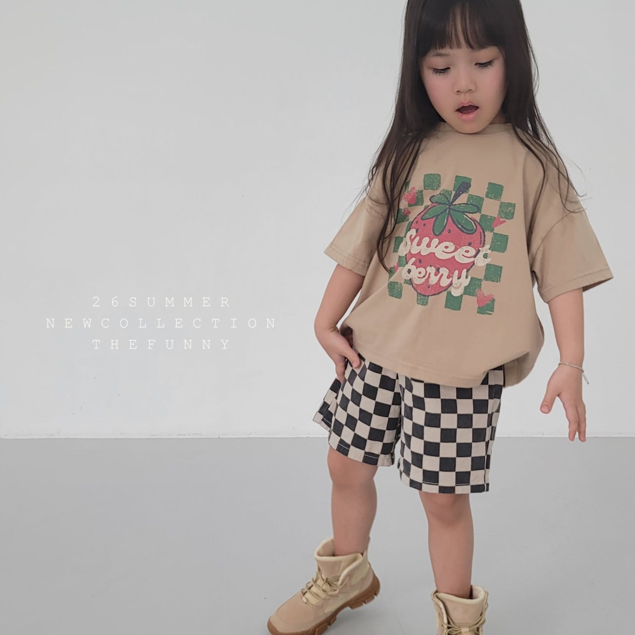 [PRE-ORDER] Strawberry T-Shirts