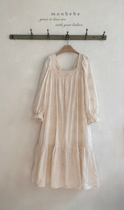 [PRE-ORDER] Floral Vintage Dress (Mom Couple)