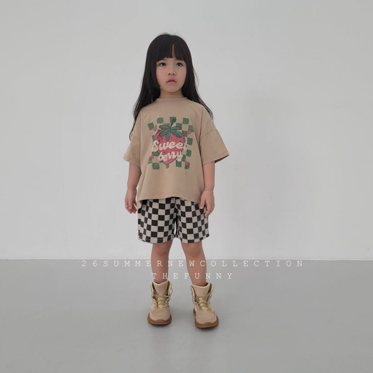 [PRE-ORDER] Strawberry T-Shirts