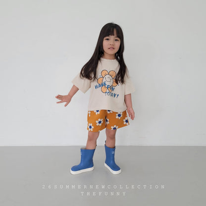 [PRE-ORDER] Smile T-Shirts