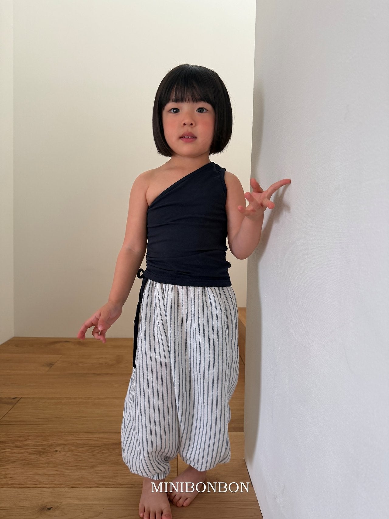 [PRE-ORDER] Diagonal Sleeveless Top