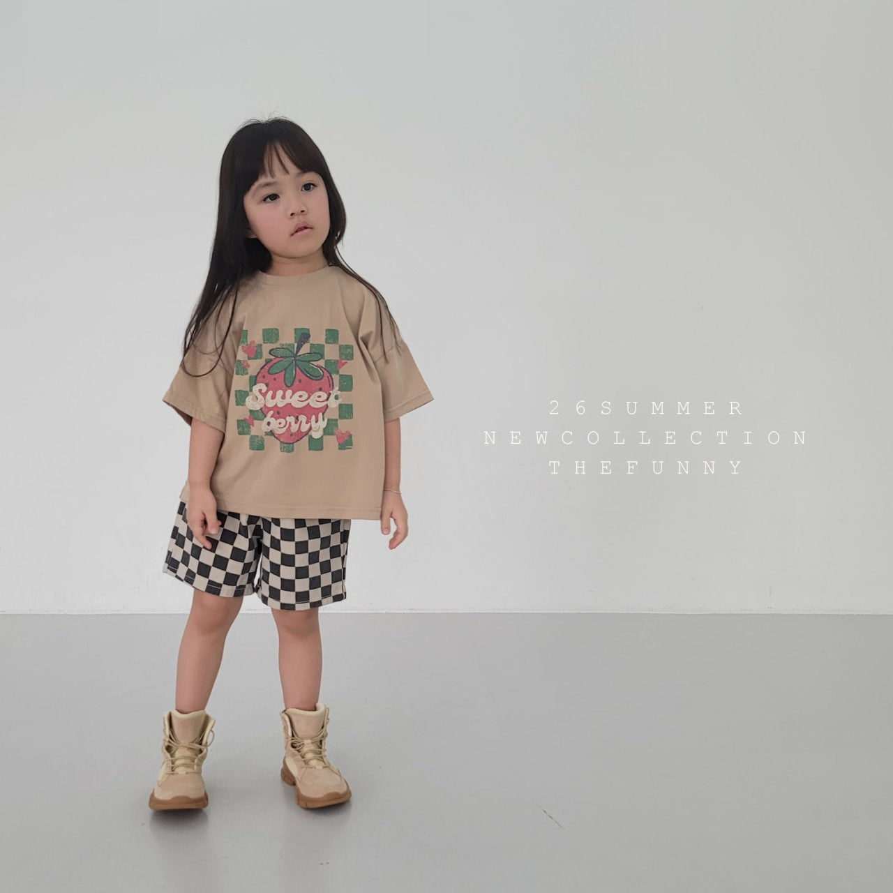 [PRE-ORDER] Strawberry T-Shirts