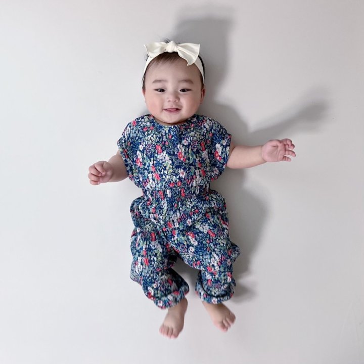 [PRE-ORDER] Mont Blanc Pleats Top Bottom Set