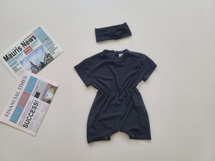 [PRE-ORDER] Cool Pleats Body Suit + Hair Band Set