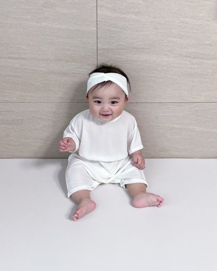 [PRE-ORDER] Cool Pleats Body Suit + Hair Band Set