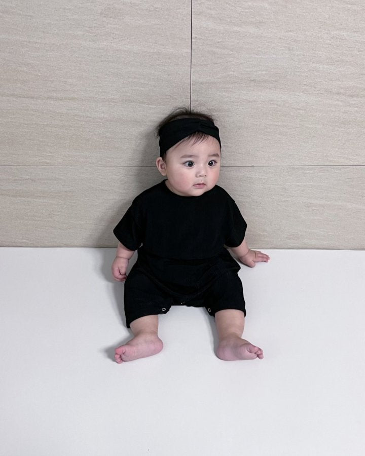 [PRE-ORDER] Cool Pleats Body Suit + Hair Band Set