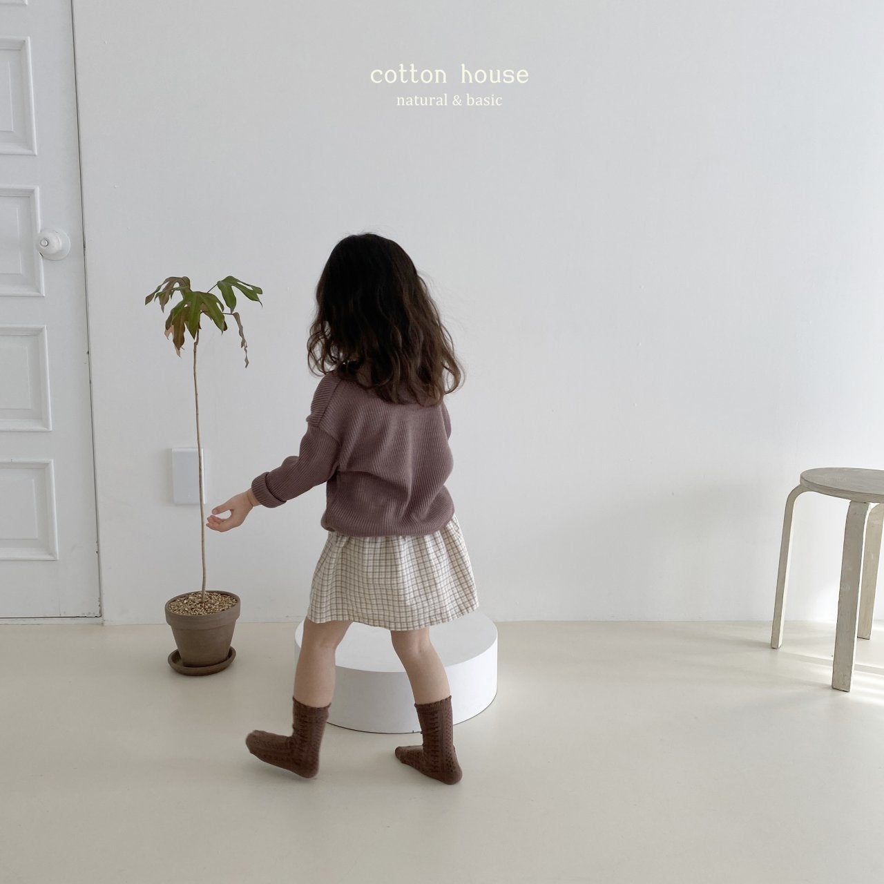 V Neck T-Shirt [Cocoa/S(2-3yr)]