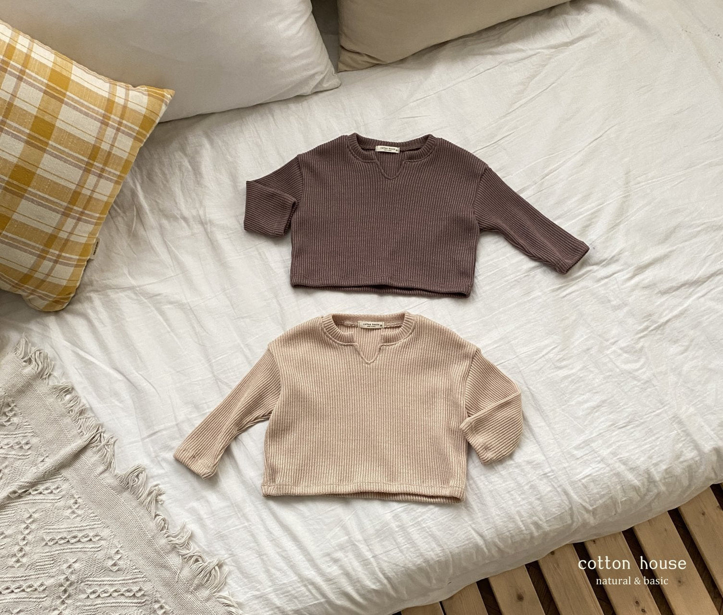 V Neck T-Shirt [Cocoa/S(2-3yr)]