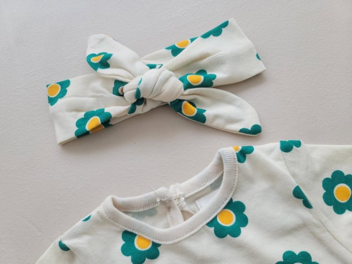 [PRE-ORDER] Mong Flower Body Suit + Hair Band Set